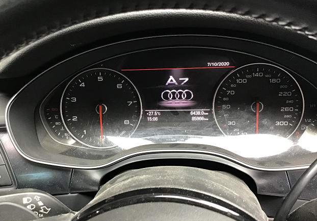 アウディ Audi A5 TEREXSエンジン内部洗浄 ＋オイル交換しました！ オイル減りも減少
