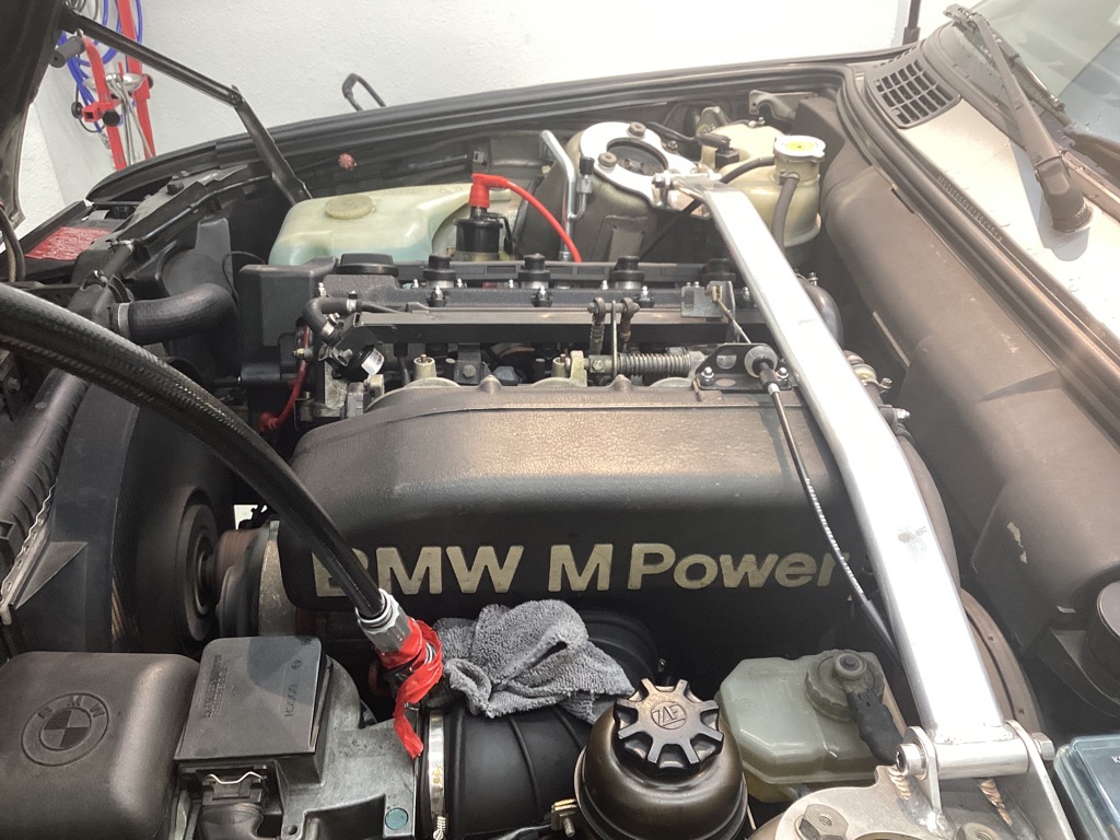 BMW E30 M3  TEREXSエンジン内部洗浄 ＋ TEREXSオイル SYNETHTER 5w-40