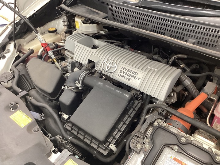 トヨタ プリウスα ZVW41 整備 TEREXS エンジン内部洗浄 オイル交換