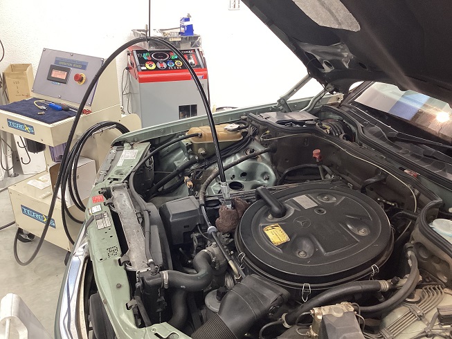 メルセデス ベンツ 300SE W126 整備 TEREXS エンジン内部洗浄 エンジンオイル交換