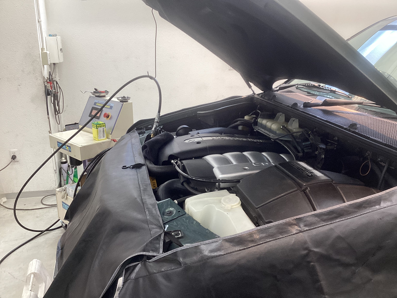 メルセデスベンツ ML270 ディーゼル 欧州車のディーゼルエンジンのエンジン内部洗浄って？ 特にスラッジの溜まりやすいディーゼル車にはTERTEXSが効果的！オイル交換だけでは取りきれないスラッジを除去することで本来のパフォーマンスを取り戻す。
