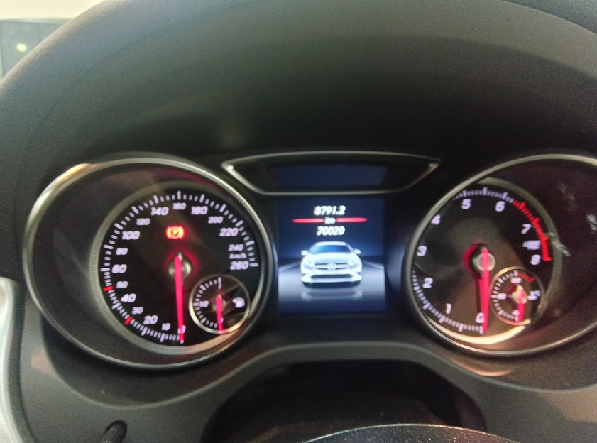 メルセデス ベンツ 車検と同時にエンジン内部洗浄って。定期的にエンジン内部洗浄をすることで常に快適な状態で走行が可能！ 是非一度TEREXSエンジン内部洗浄を試してみてください。