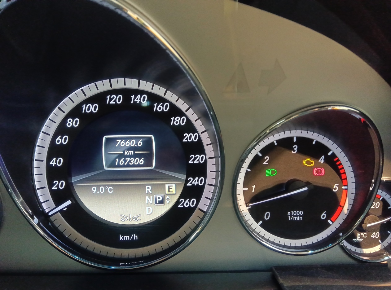 メルセデスベンツ W212 E350 ブルーテック DPF詰まりの原因って？ エラー消去しても直ぐに点灯。 対処法って？