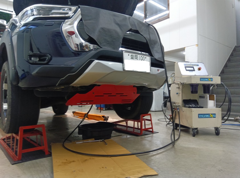 トヨタ ハイラックス ピックアップ GUN125 ディーゼル 200,000kmオーバーですが... 施工可能です！ 多走行車でもエンジン内部洗浄でシャキッとした新車時の様な感覚に。