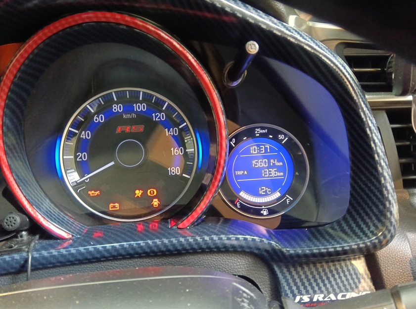 ホンダ フィット 過走行車の内部洗浄って？ 本来のパフォーマンスを引き出すにはエンジン内部のスラッジを徹底除去してください！ エンジンが超快適になります。