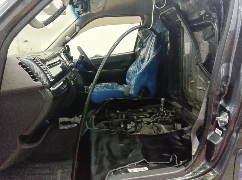 トヨタ ハイエース 過走行のガソリン車でもエンジン内部洗浄は可能？ エンジンに優しいセレストケアなら大丈夫！ エンジン内部洗浄して新車時の様な走行性能向上を！