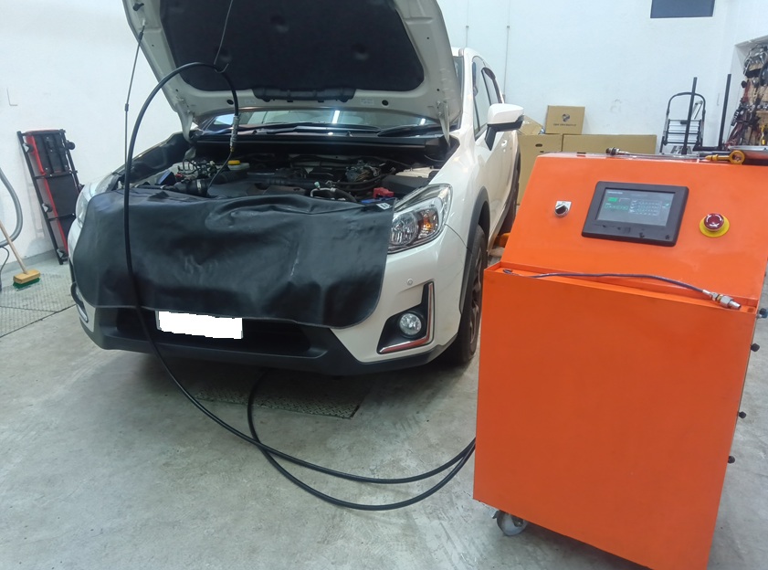 スバル XV  実際エンジン内部洗浄ってどんな効果があるの？ とにかくエンジンが静かで滑らかになります！ 空燃比を適正化、アクセルの踏み込み量が減るから燃費にも貢献。
