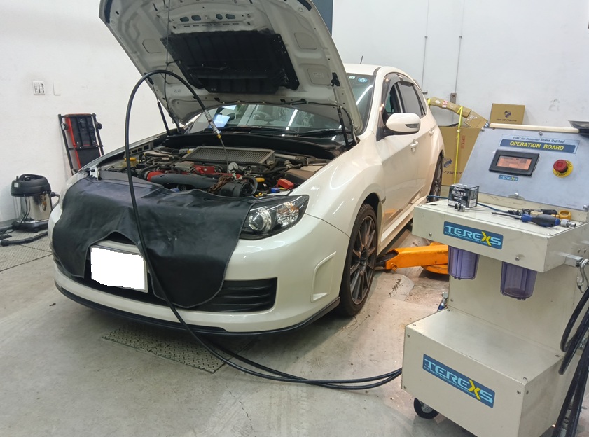 インプレッサ WRX R20  ボクサーエンジンの内部洗浄って効果があるの？ 水平対向エンジンらしいパンチのある排気音とトルクフルなエンジンに蘇ります！ 空燃比改善でアクセルのツキが良くなるから燃費にも良し！